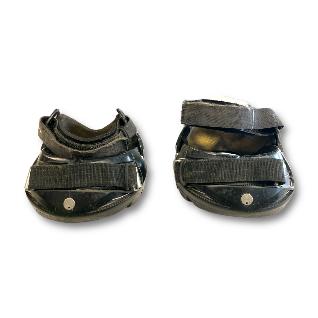Used renegade top hoof boots