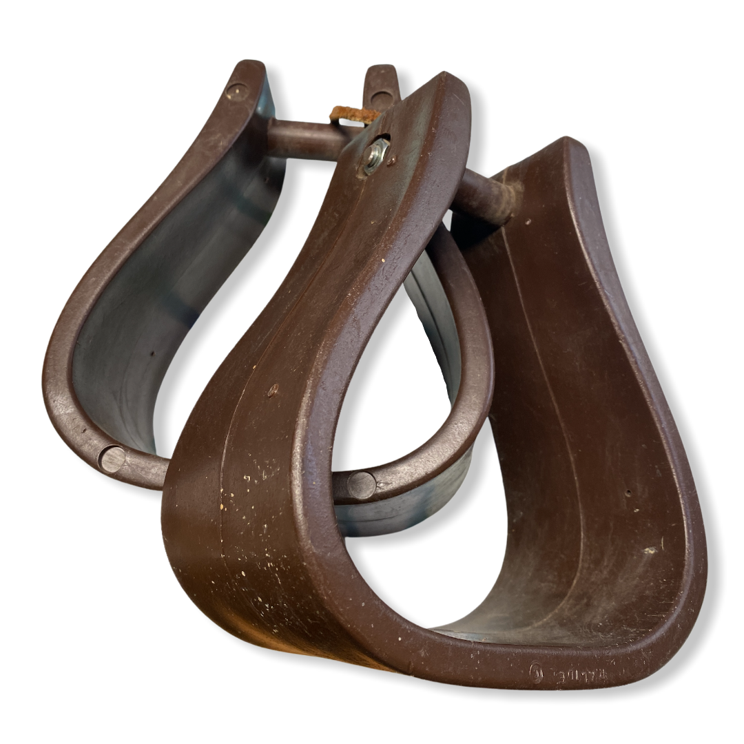 Plastic extra wide stirrups Kootenay Tack